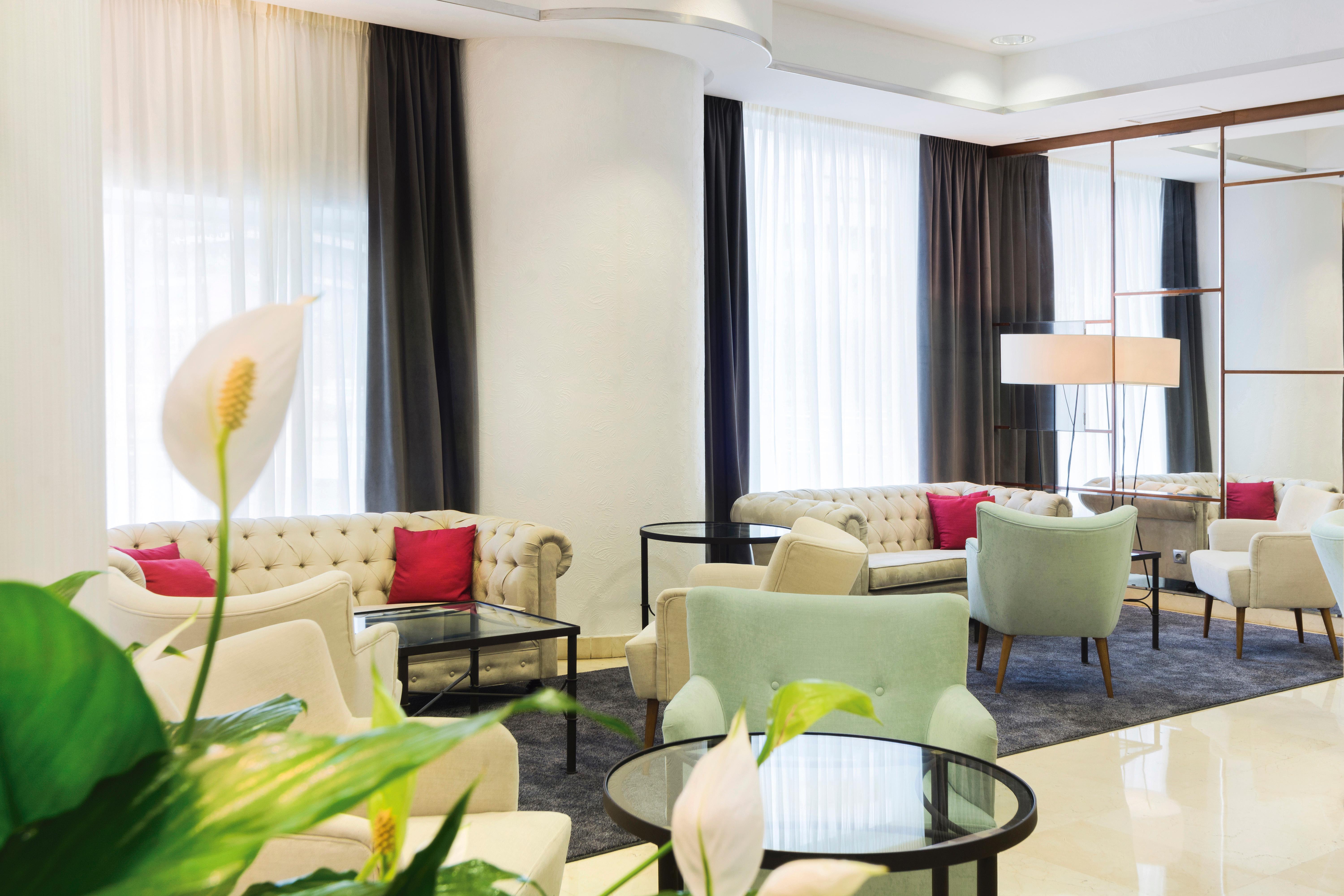 Hotel Gran Via لوغرونيو المظهر الخارجي الصورة