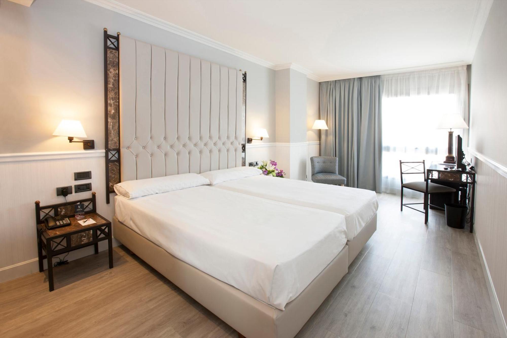 Hotel Gran Via لوغرونيو المظهر الخارجي الصورة