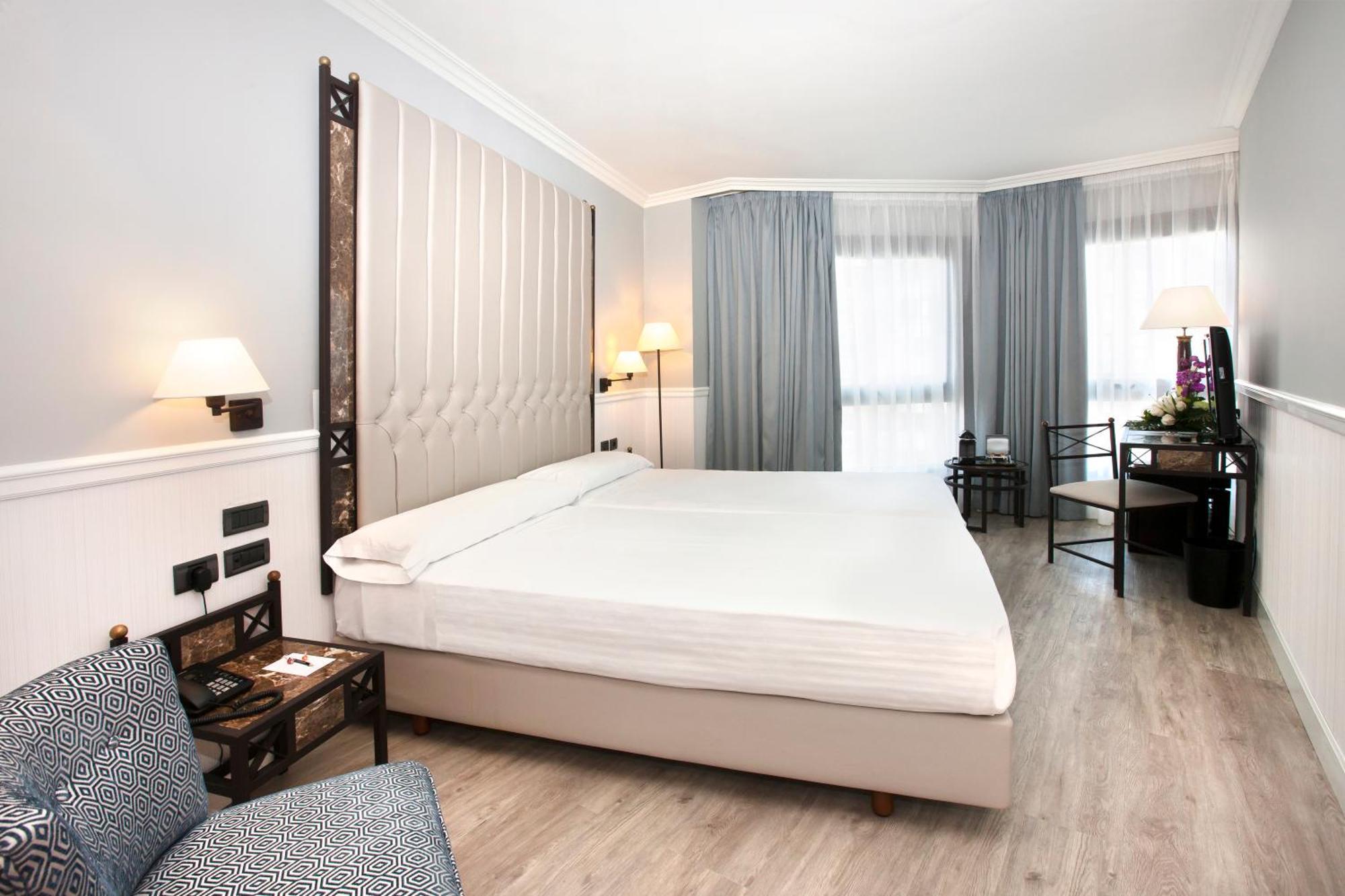 Hotel Gran Via لوغرونيو المظهر الخارجي الصورة